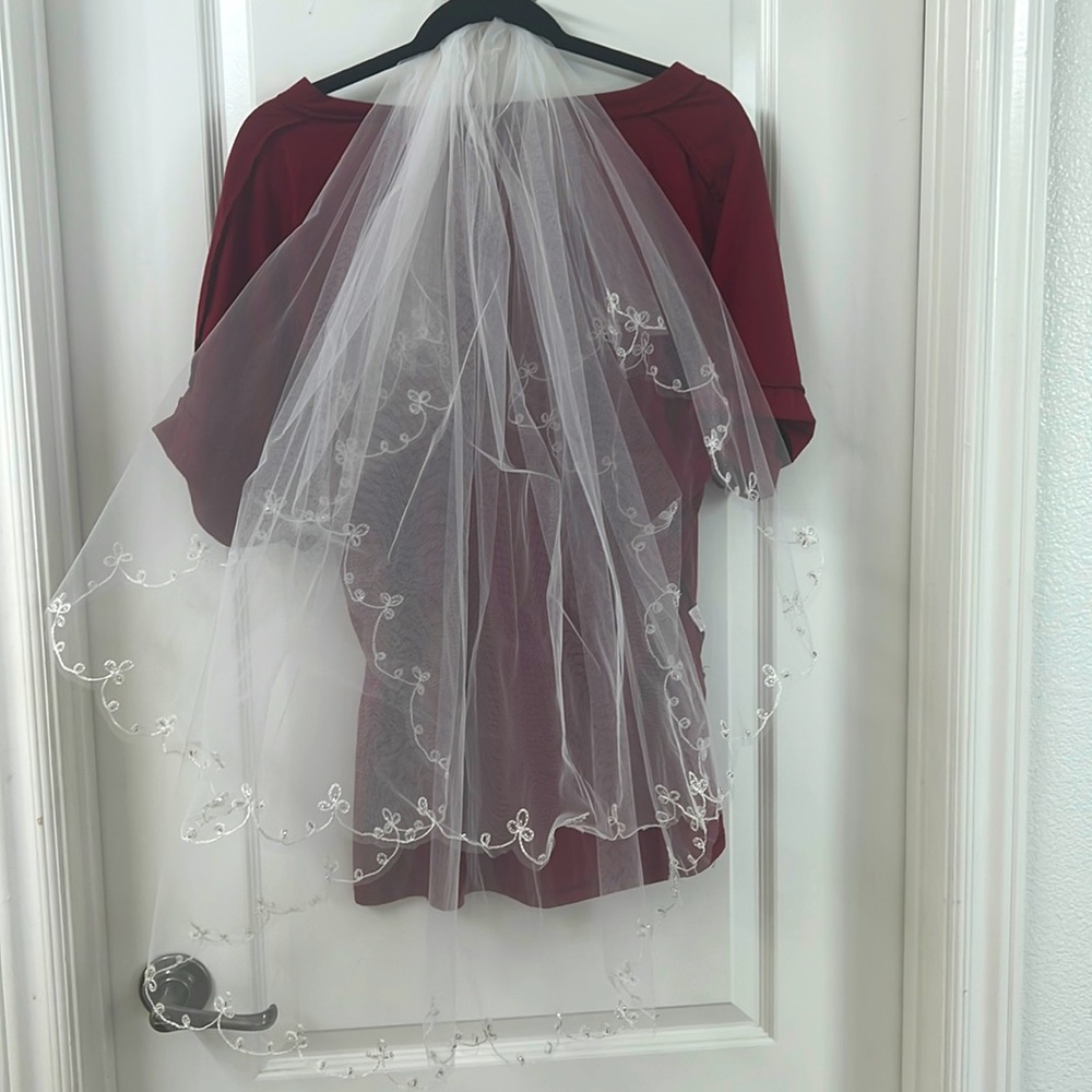3' long comb, bridal, veil lace, and rhinestones. White.